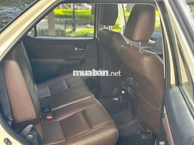 Toyota Fortuner 2.4G 4x2 sàn 2017 full option lướt