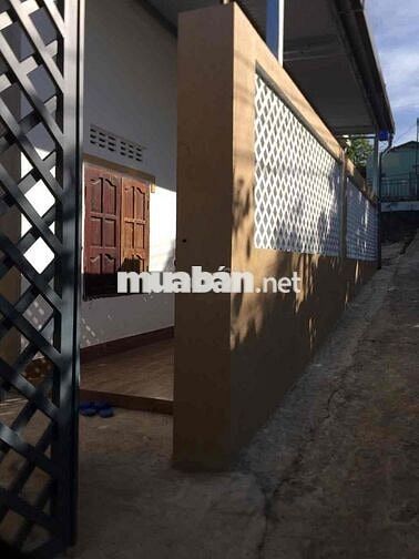 nhà cấp 4, dt đất 300m2, đường trần phú //