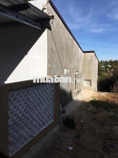 nhà cấp 4, dt đất 300m2, đường trần phú //