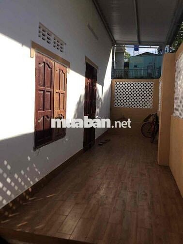 nhà cấp 4, dt đất 300m2, đường trần phú //