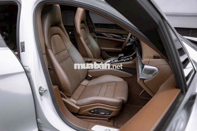 Porsche Panamera 4 Executive Model 2024