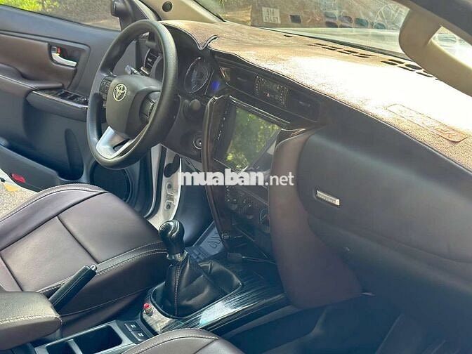 Toyota Fortuner 2.4G 4x2 sàn 2017 full option lướt