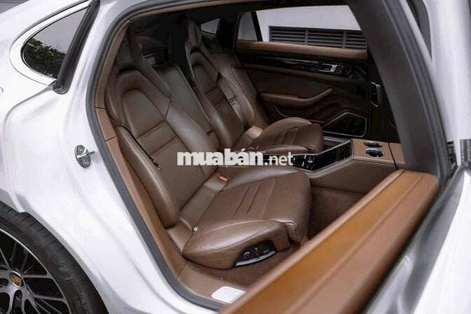 Porsche Panamera 4 Executive Model 2024