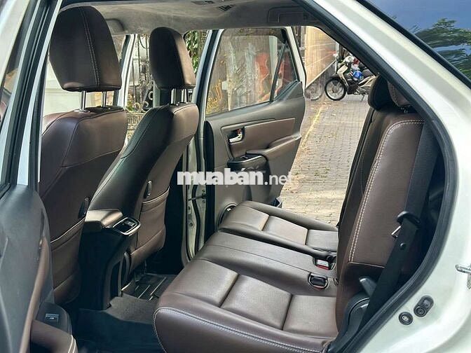 Toyota Fortuner 2.4G 4x2 sàn 2017 full option lướt