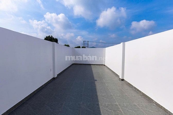 NHÀ 2 TẦNG - 120m2 - 3PN - SÂN XE HƠI - HỔ TRỢ VAY BANK - GIÁ 2.45 tỷ