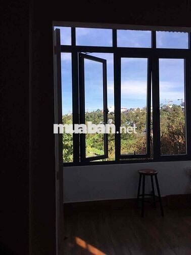 nhà cấp 4, dt đất 300m2, đường trần phú //