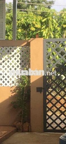 nhà cấp 4, dt đất 300m2, đường trần phú //