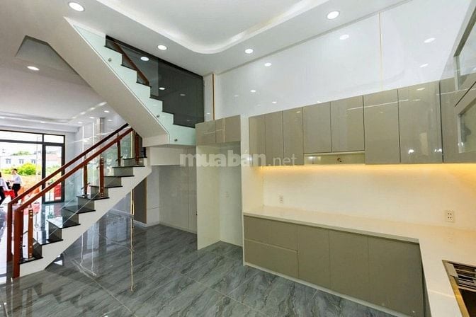 NHÀ 2 TẦNG - 120m2 - 3PN - SÂN XE HƠI - HỔ TRỢ VAY BANK - GIÁ 2.45 tỷ