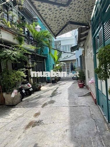 Bán nhà 2 mặt tiền hẻm xe hơi, cách Nguyễn Tri Phương 70 m