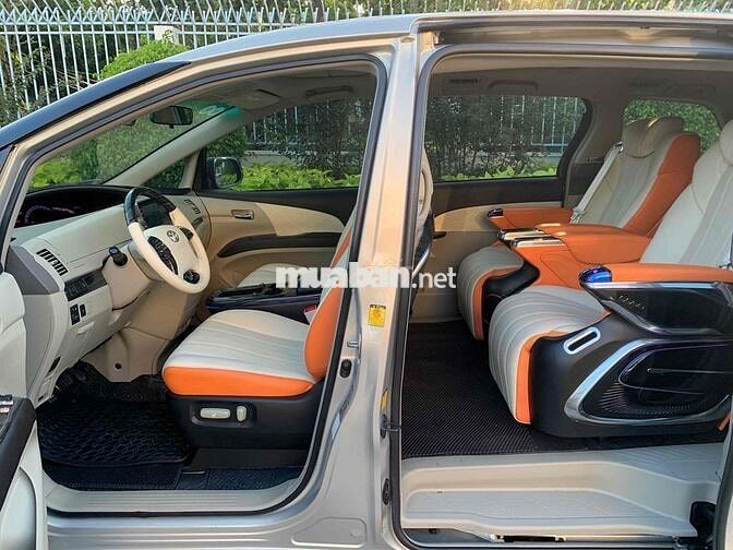Toyota PREVIA LIMOUSINE model 2010