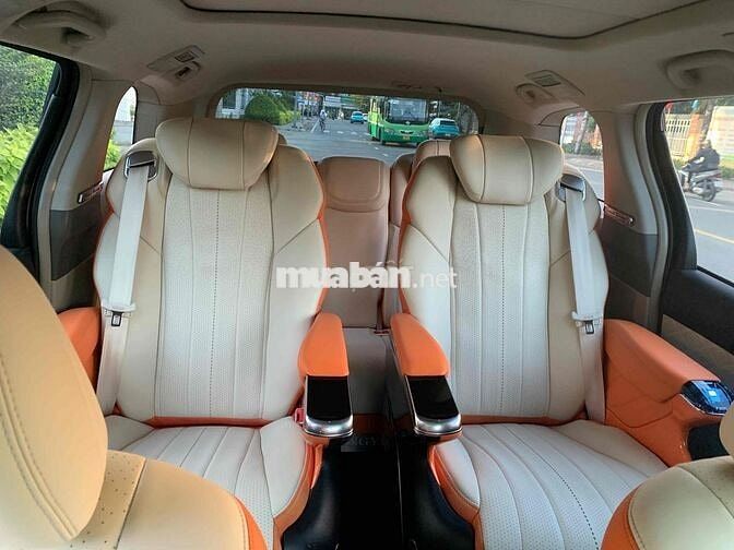 Toyota PREVIA LIMOUSINE model 2010