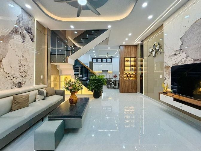 Nhà 2 lầu thiết kế tân cổ điển, full nội thất cấp, giá chỉ 3,15 tỷ