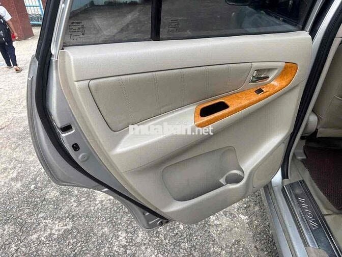 Toyota Innova 2009 V - 168000km