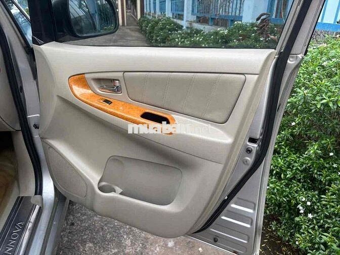 Toyota Innova 2009 V - 168000km