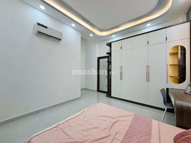 Nhà 2 lầu thiết kế tân cổ điển, full nội thất cấp, giá chỉ 3,15 tỷ