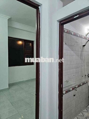Cho thuê nhà 10tr .2,tầng .4x10 . 4pn 3toet duong 26/3