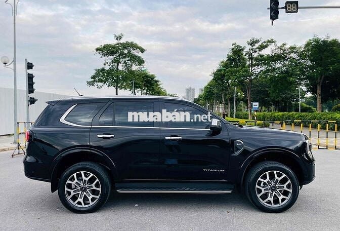 Ford Everest 2023 Titanium+ 2.0 AT 4x4 - 25000 km