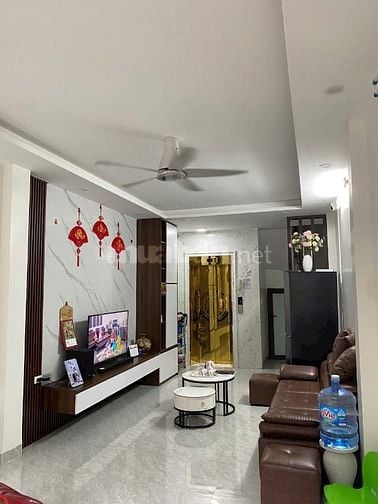 Bán nhà khu Tân Mai, Hoàng Mai, DT 42 m2 x 5 tầng 1 tum, có thang máy