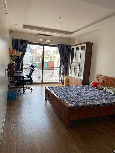 Bán nhà khu Tân Mai, Hoàng Mai, DT 42 m2 x 5 tầng 1 tum, có thang máy