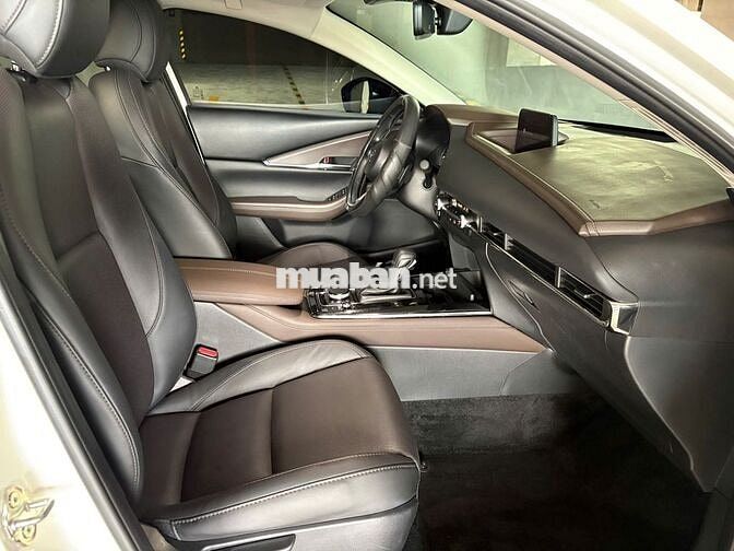Mazda CX-30 2023 Premium 2.0 AT - 30000 km