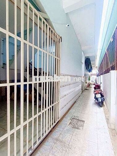Bán nhà lầu có dãy trọ 18 phòng thu nhập ổn định dĩ an Bình Dương