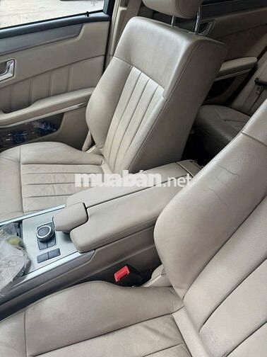Mercedes Benz E Class 2015 E200 - 70000 km