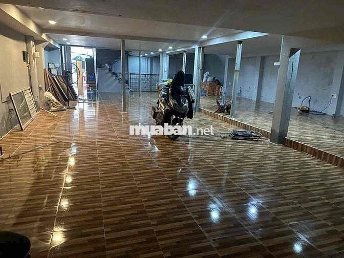 Cho thuê Kho 320M2 Ngay Kcn Tân Bình, Nền Gạch Men, Đường Tải 10 Tấn