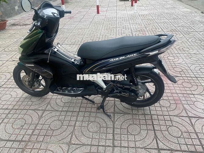 xe ab xanh đen