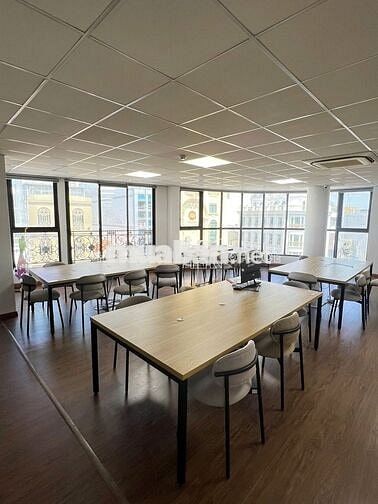 Cho thuê văn phòng Quận Tân Bình, Phổ Quang 80- 320m² giá ưu đãi