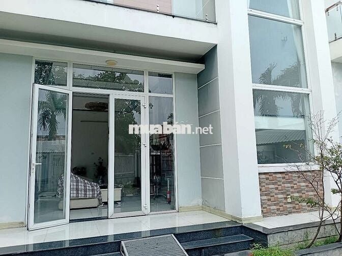 Nhà sân vườn
Full nội thất cao cấp, giá 17 triệu, hơn 400m2 sạch đẹp