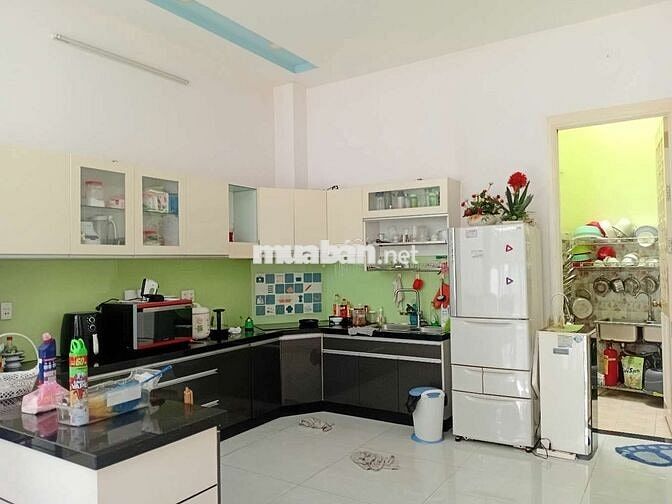 Nhà sân vườn
Full nội thất cao cấp, giá 17 triệu, hơn 400m2 sạch đẹp