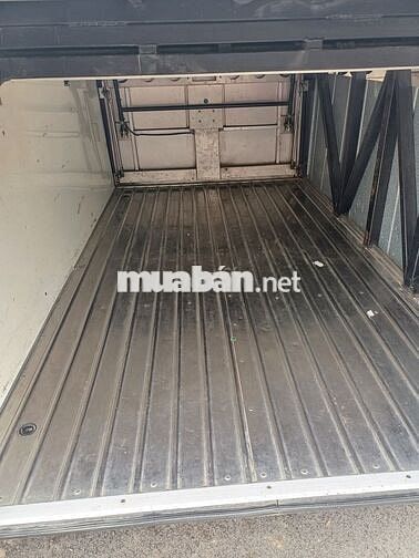 Bán xe UNIVERSE 47 chỗ đời 2016 màu trắng