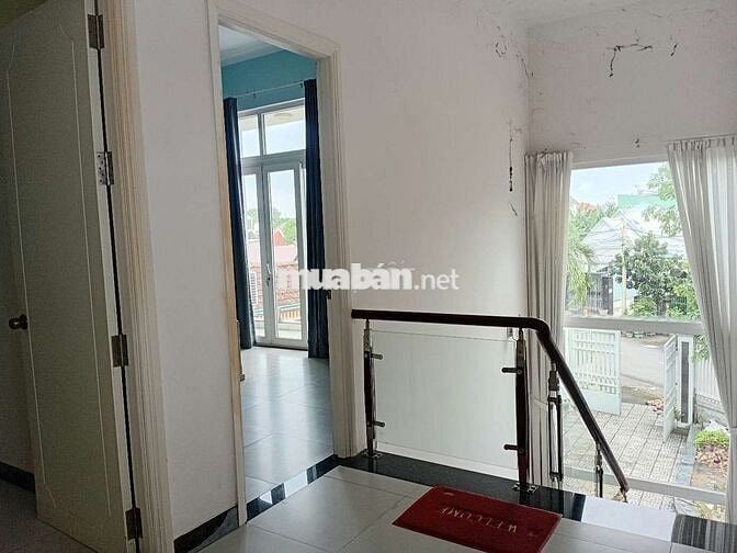 Nhà sân vườn
Full nội thất cao cấp, giá 17 triệu, hơn 400m2 sạch đẹp