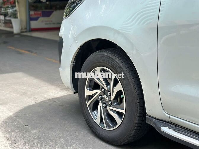 Toyota Innova 2021 2.0G - 71540 km
