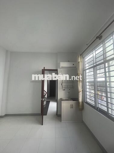Phòng đẹp - cửa sổ - full nội thất - Lotte mark Nguyễn Văn Lượng