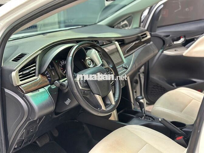 Toyota Innova 2021 2.0G - 71540 km