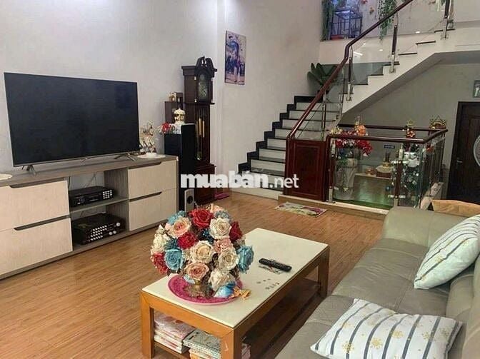 Nhà Full 1 Trệt 3 Lầu 5PN 4x18m Mặt Tiền Đường Số KDC Phạm Hữu Lầu