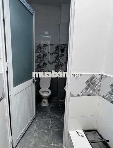 NHÀ LẦU 435 TRIỆU GẦN CHỢ XUÂN THỚI SƠN