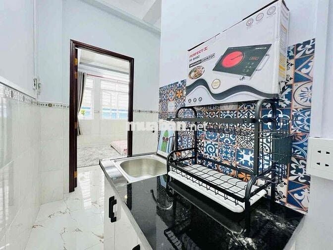 CĂN HỘ CỬA SỔ TRỜI - TÁCH BẾP - SIÊU ĐẸP - LÒ GỐM Q6 SÁT QUẬN 5