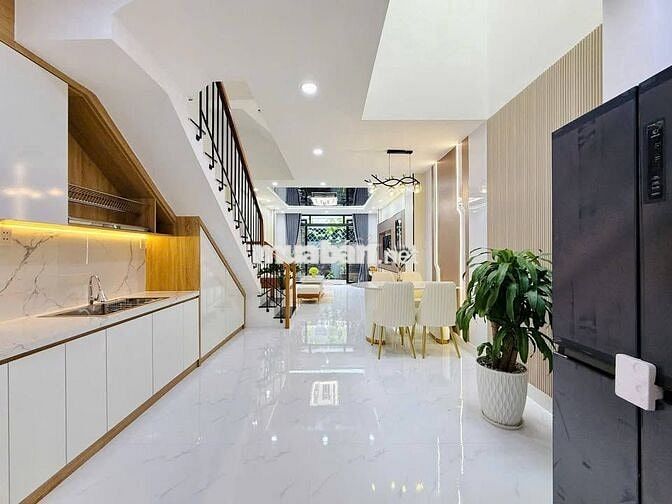 Siêu Hot Nhà 1 Trệt 2 Lầu Giá Cực Tốt Tại Mặt Tiền Thủ Dầu Một