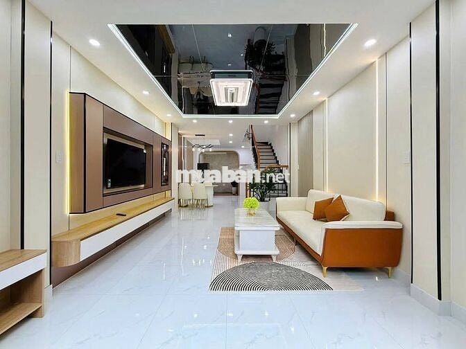 Siêu Hot Nhà 1 Trệt 2 Lầu Giá Cực Tốt Tại Mặt Tiền Thủ Dầu Một