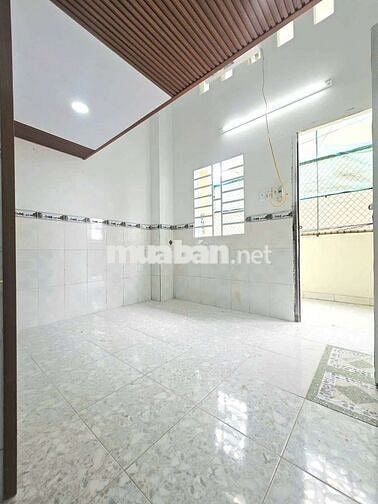 1tr7 không máy lạnh. 1tr9 có máy lạnh