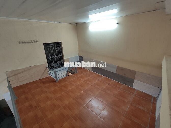 Phòng trọ gác xép vskk chính chủ đường Trương Định cách khu BKX 2,5km