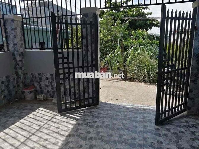 Cần Bán Nhà Cấp 4 Hẻm Xe Ô Tô 2pn 1 phòng khách Cách Quốc Lộ 1A 800m