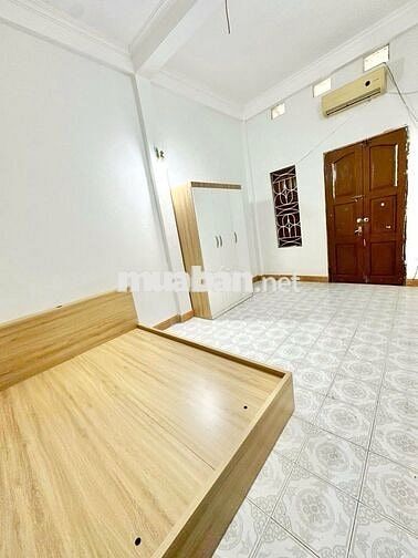 Bán nhà phố cự Lộc 85m2. Cách mặt phố 10m. 8 phòng. Giá 10.9 ty Bán nhà phố cự Lộc 85m2. Cách mặt phố 10m. 8 phòng. Giá 10.9 ty