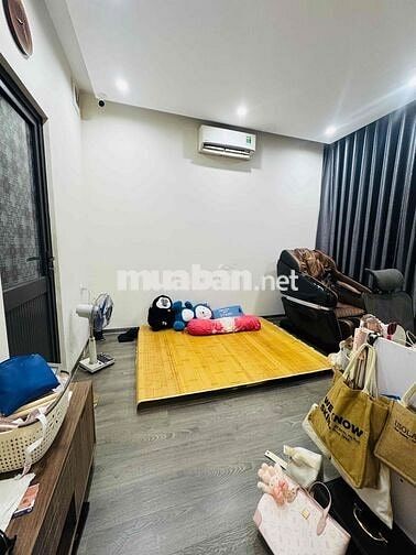 Cho thuê nhà nguyên căn nằm ở trung tâm Đống Đa - Hà Nội