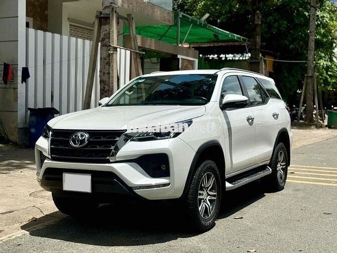 Toyota Fortuner 2022 2.4 4x2 AT - 29000 km