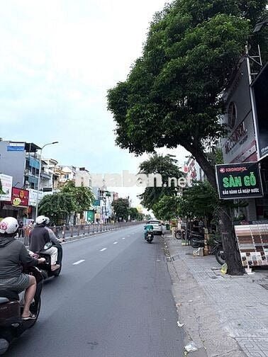 Mặt Tiền Phan Văn Trị 4,5mx18m 2 lầu giá 35 triệu.