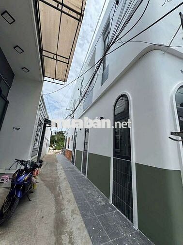 NHÀ TRỆT LẦU XÂY MỚI - HẺM 311 NGUYỄN VĂN CỪ