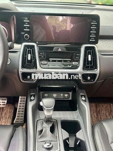Kia Sorento 2022 Signature 2.5 AT AWD - 2700 km